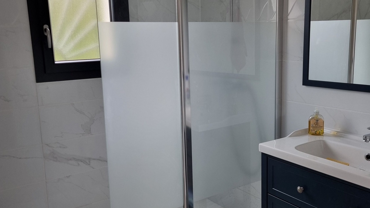 Photo of Bathroom in Peret