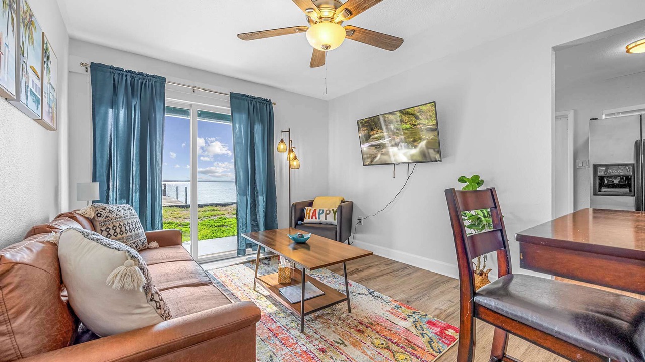 Photo of Livingroom in Orlando Beach
