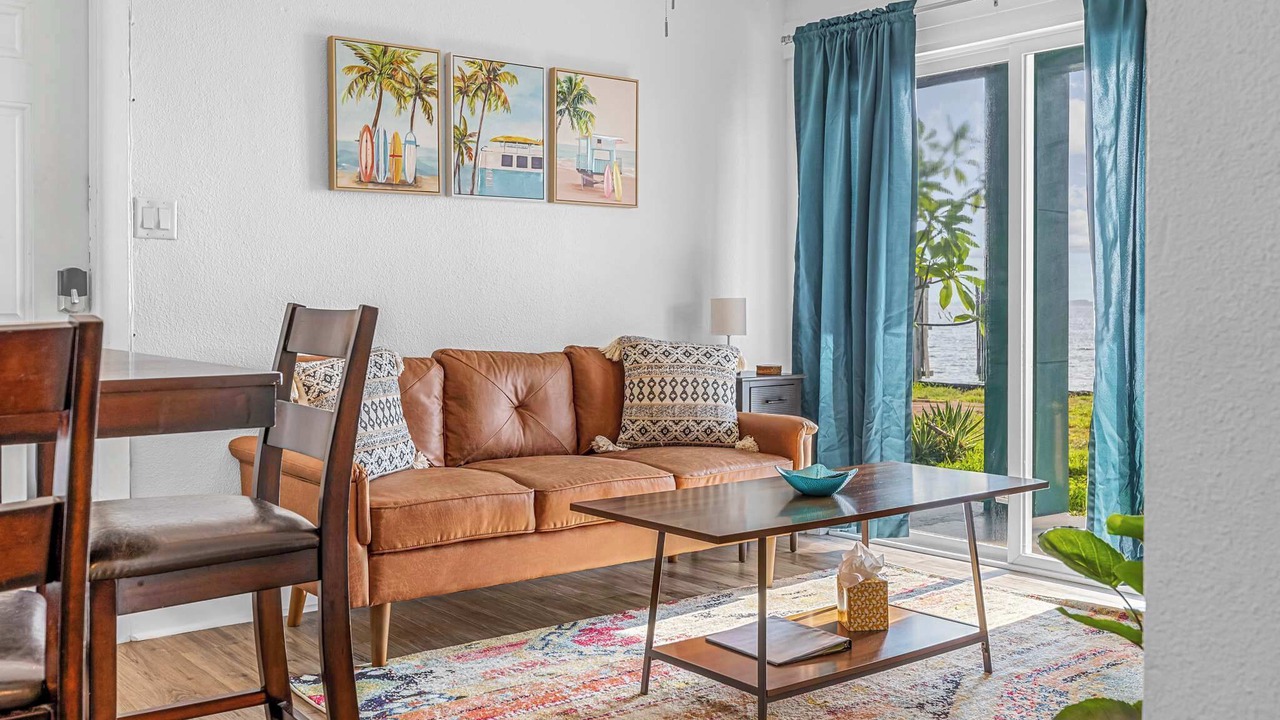 Photo of Livingroom in Orlando Beach