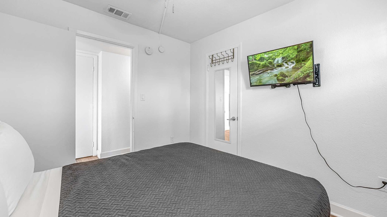 Photo of Bedroom in Orlando Beach