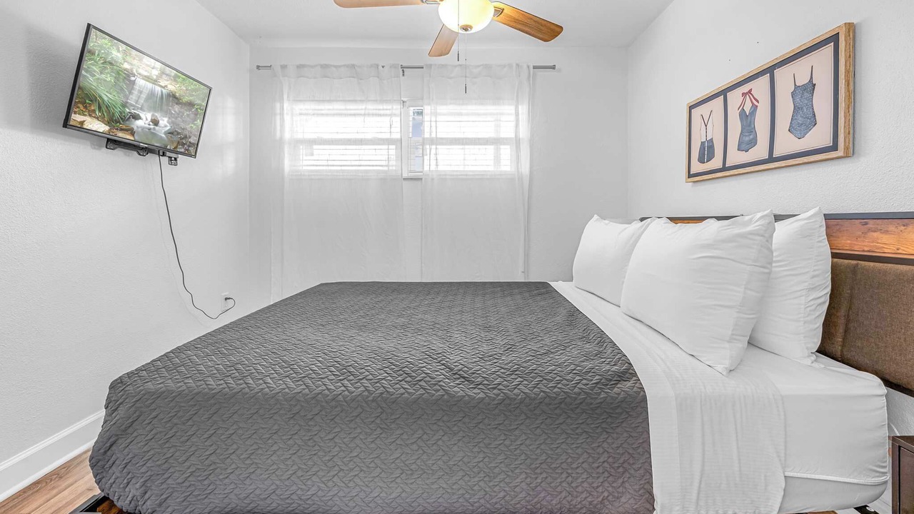 Photo of Bedroom in Orlando Beach