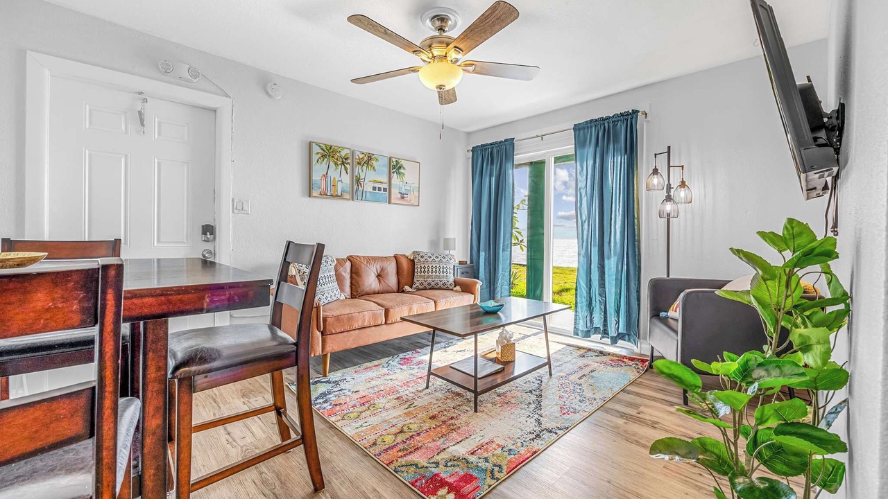 Photo of Livingroom in Orlando Beach