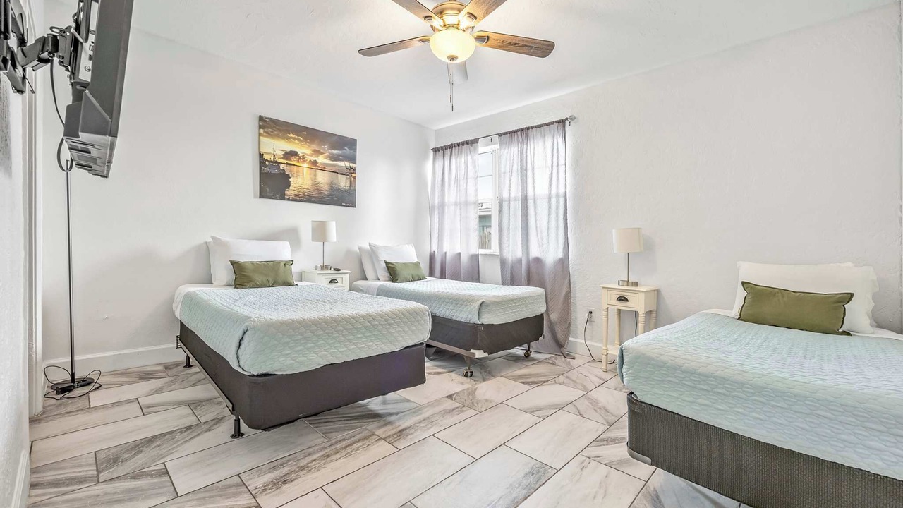 Photo of Bedroom in Orlando Beach