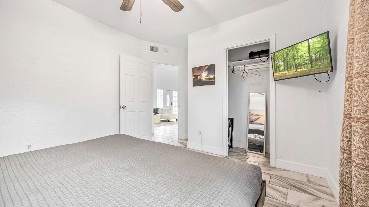 Photo of Bedroom in Orlando Beach