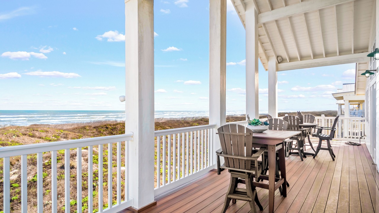 Photo of Patio Balcony in Cinnamon Shore