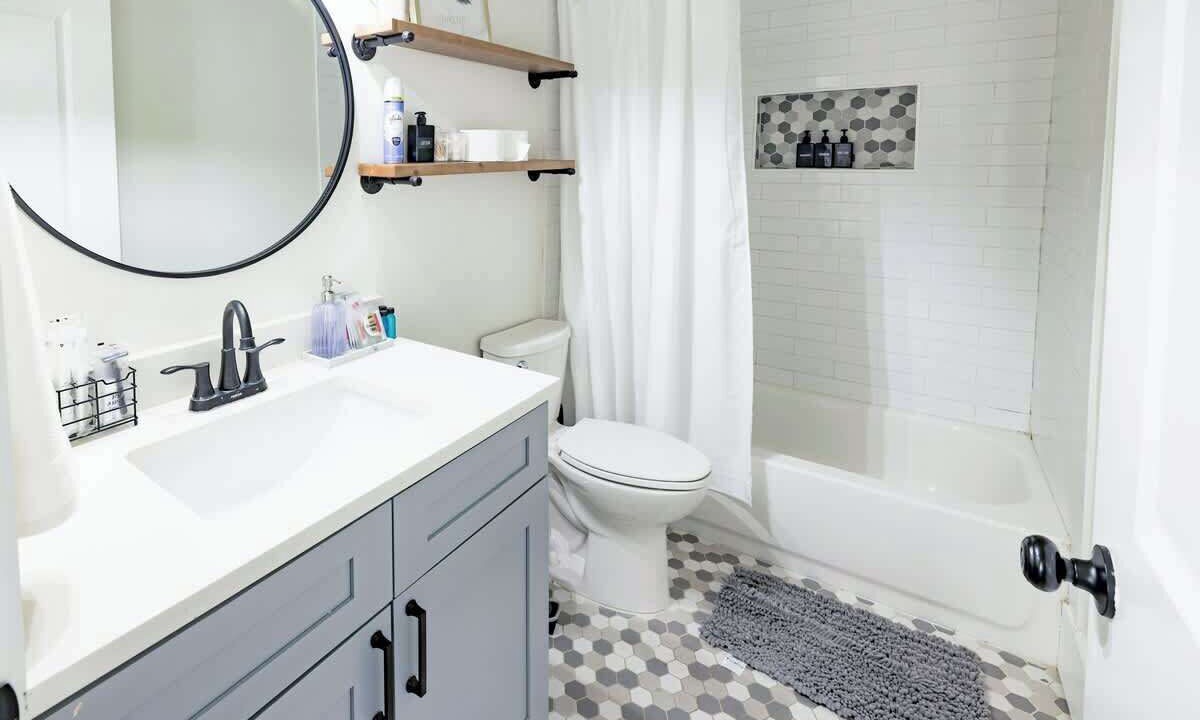 Photo of Bathroom in Onion Creek Meadows