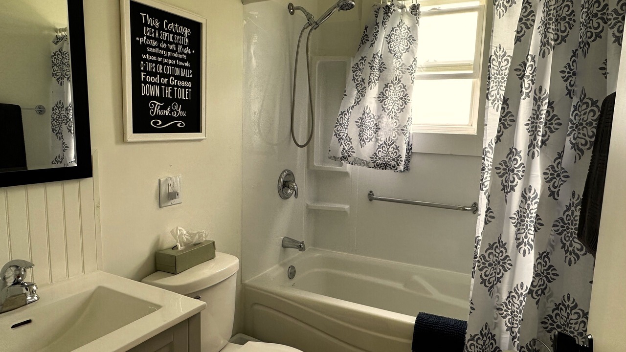 Photo of Bathroom in DeSable