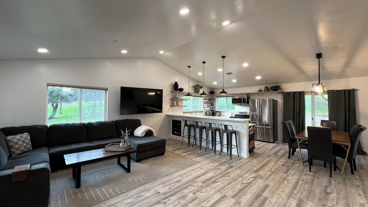 Photo of Livingroom in Apple Hill