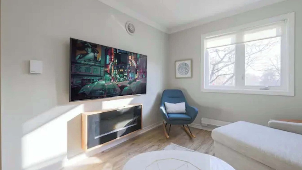 Photo of Livingroom in Leslieville