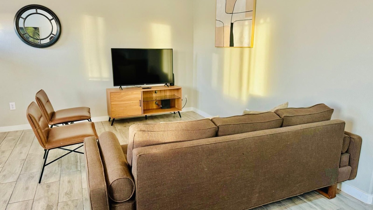 Photo of Livingroom in Biggs Field