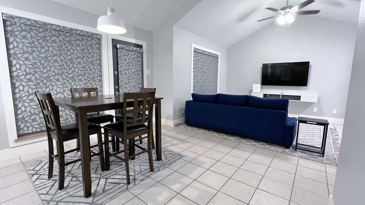 Photo of Livingroom in Monticello