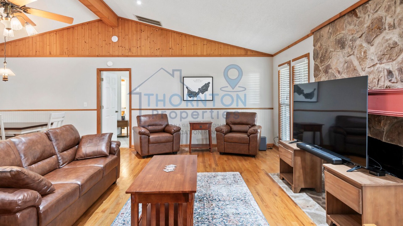 Photo of Livingroom in Guntersville