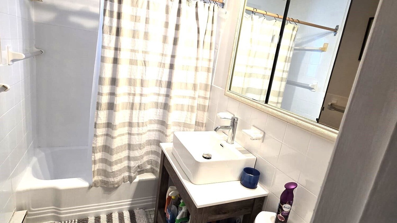 Photo of Bathroom in Sainte-Foy-Sillery-Cap-Rouge