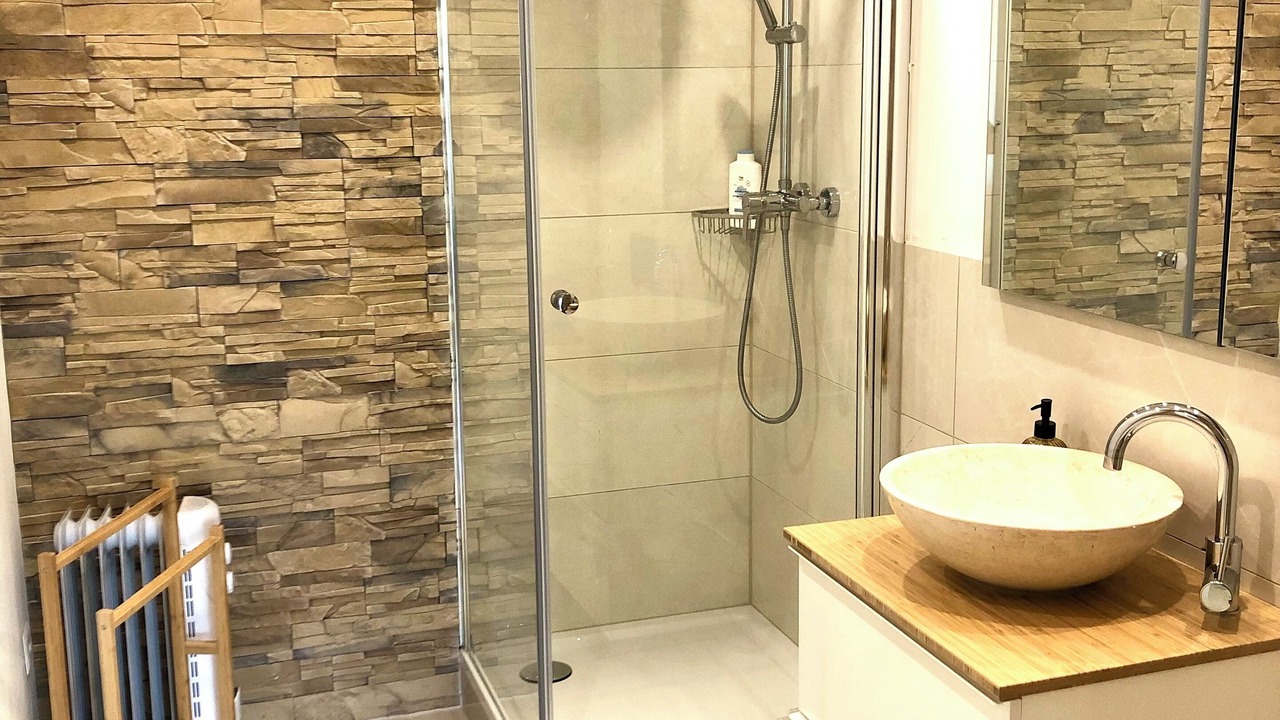 Photo of Bathroom in Jona