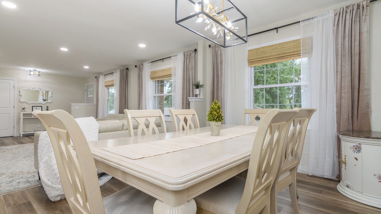 Photo of Livingroom in Jefferson City