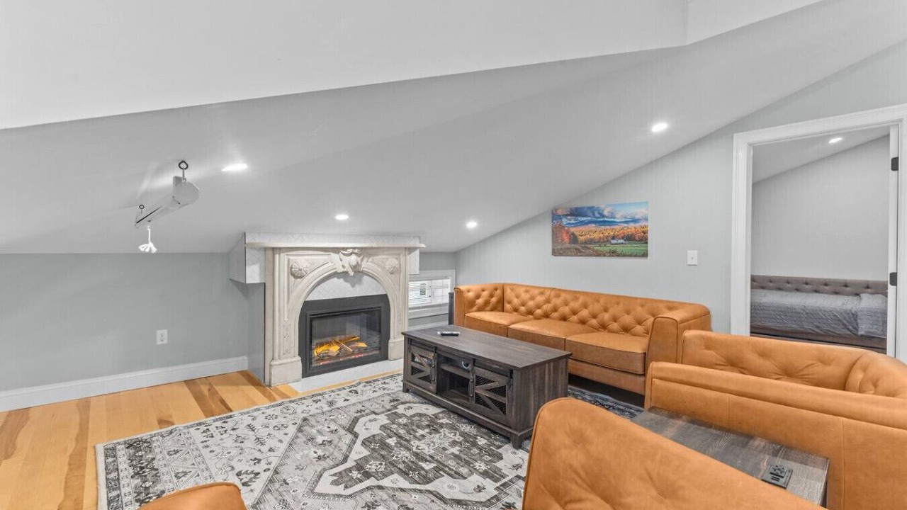 Photo of Livingroom in Burlington