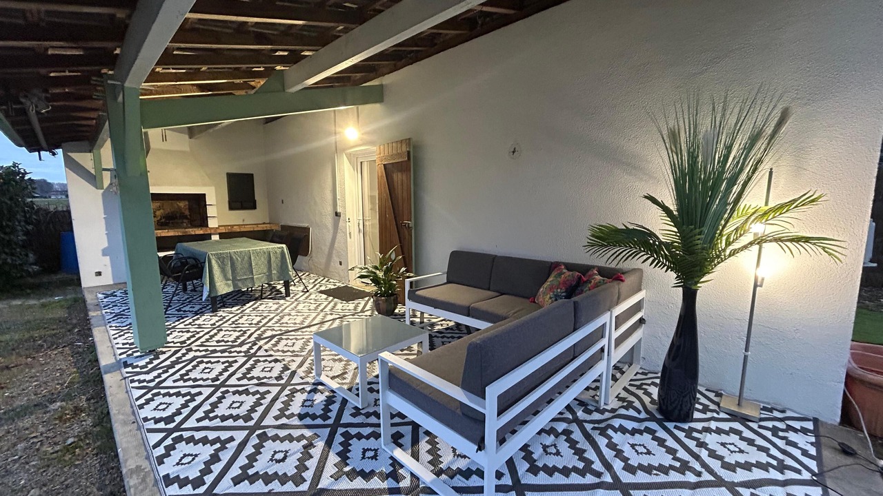 Photo of Patio Balcony in Seyresse