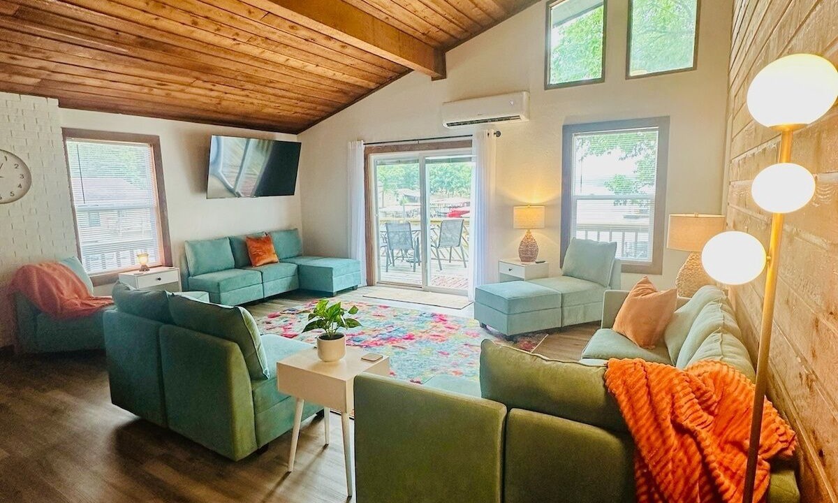 Photo of Livingroom in Sunrise Beach
