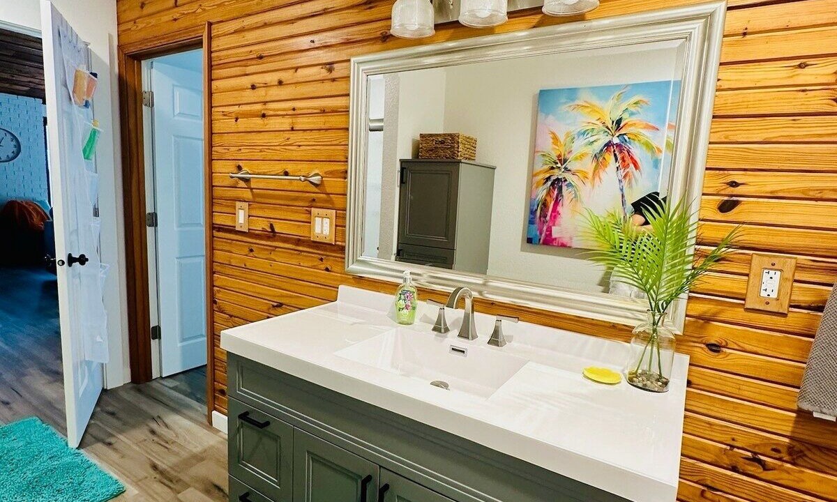 Photo of Bathroom in Sunrise Beach