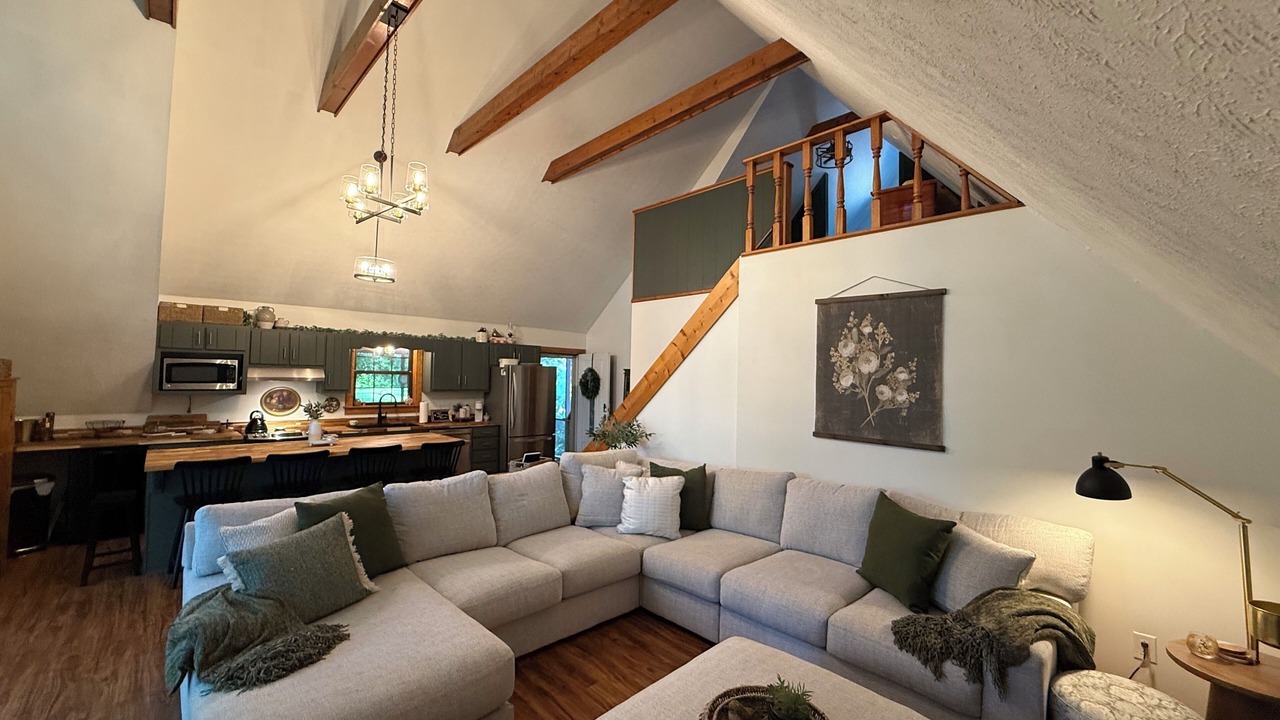 Photo of Livingroom in Cub Run