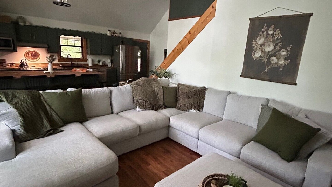 Photo of Livingroom in Cub Run