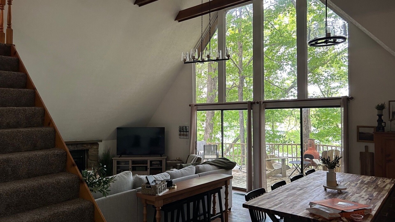 Photo of Livingroom in Cub Run