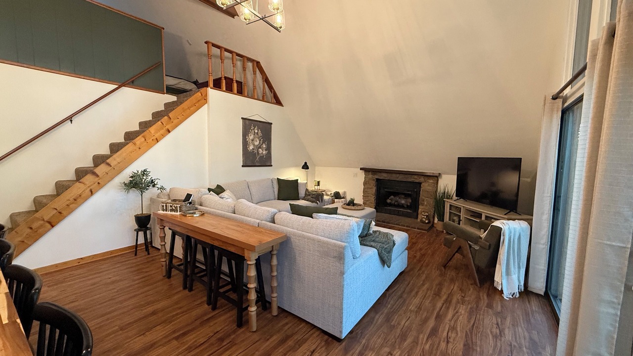 Photo of Livingroom in Cub Run