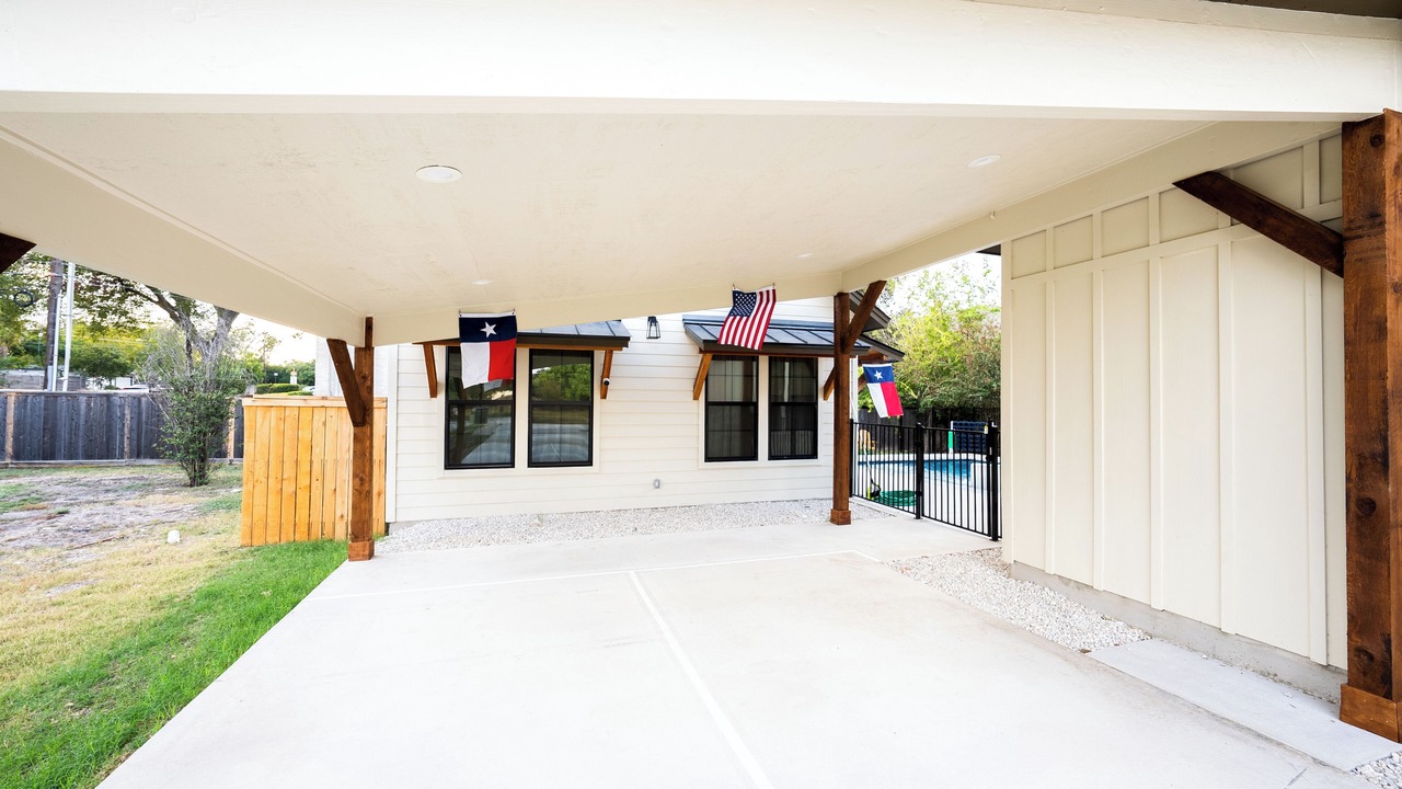 Photo of Outdoor in Oak Park - Northwood