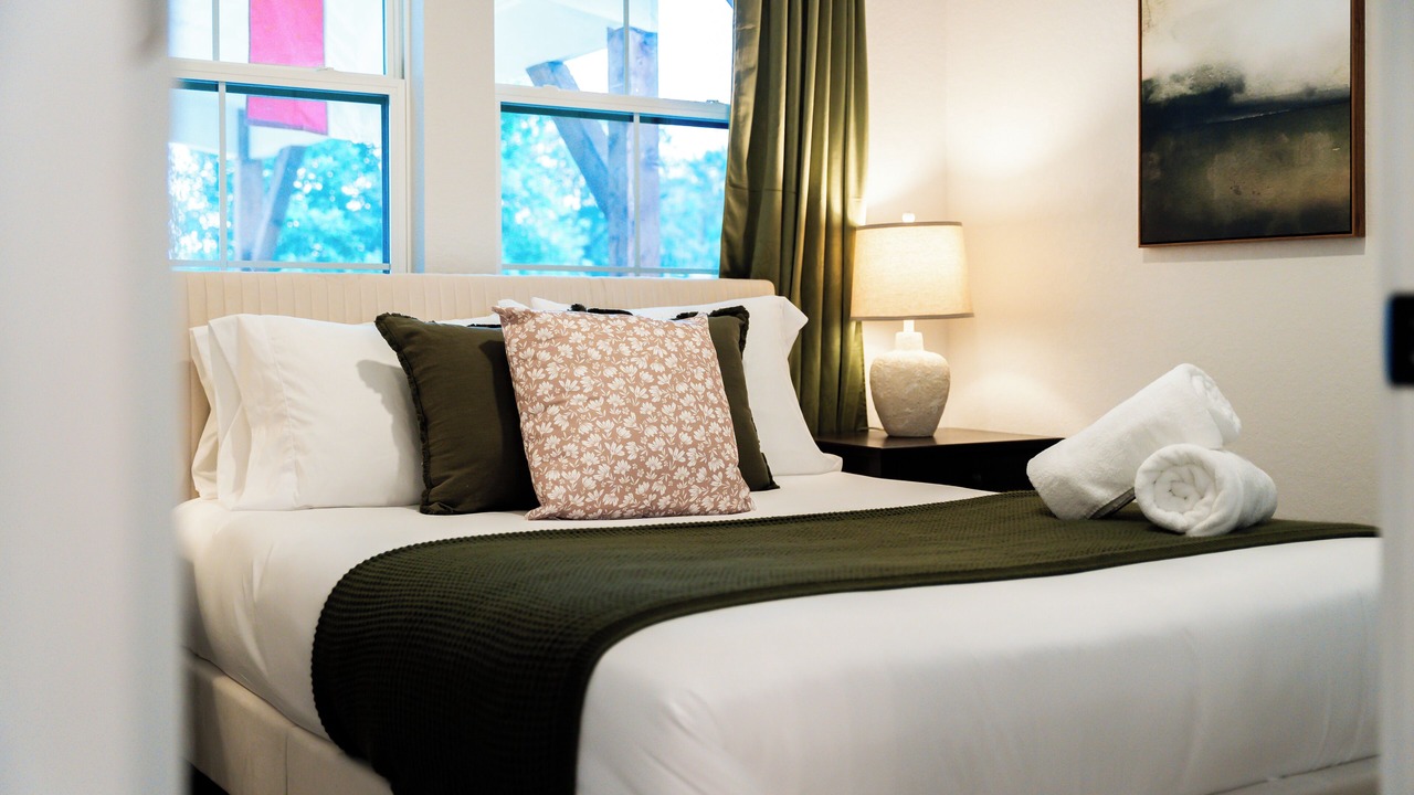 Photo of Bedroom in Oak Park - Northwood