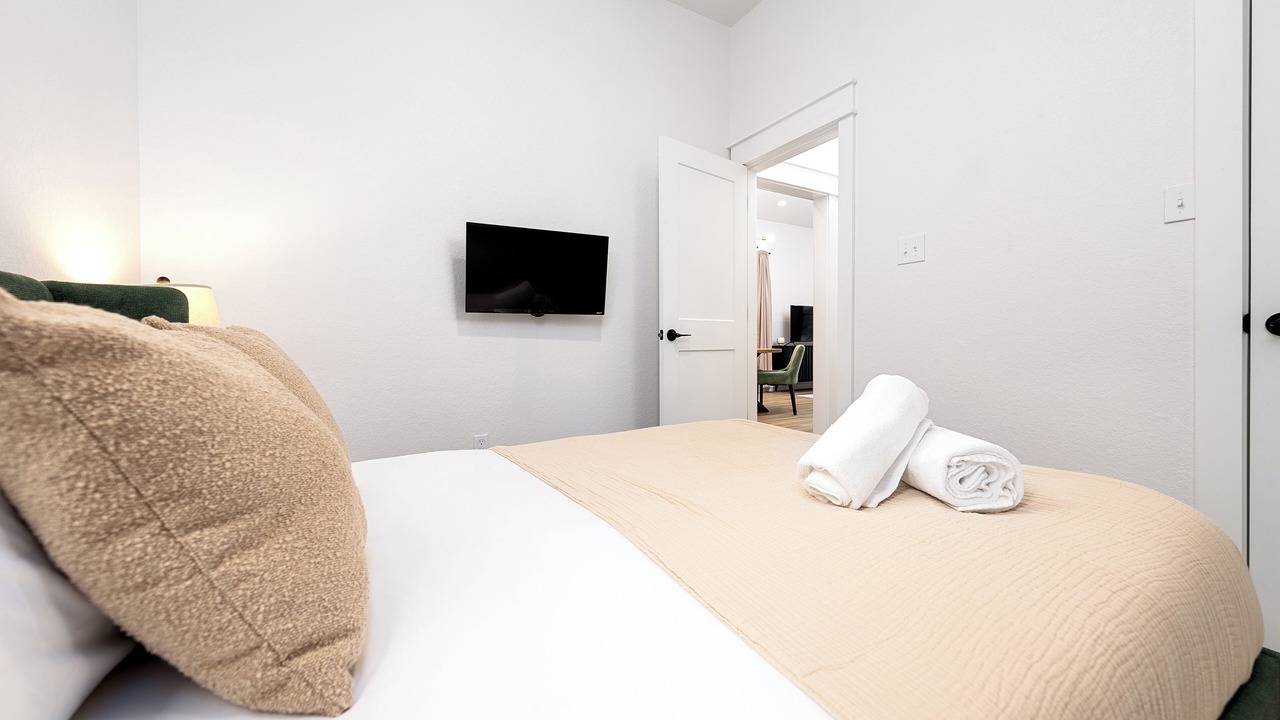Photo of Bedroom in Oak Park - Northwood