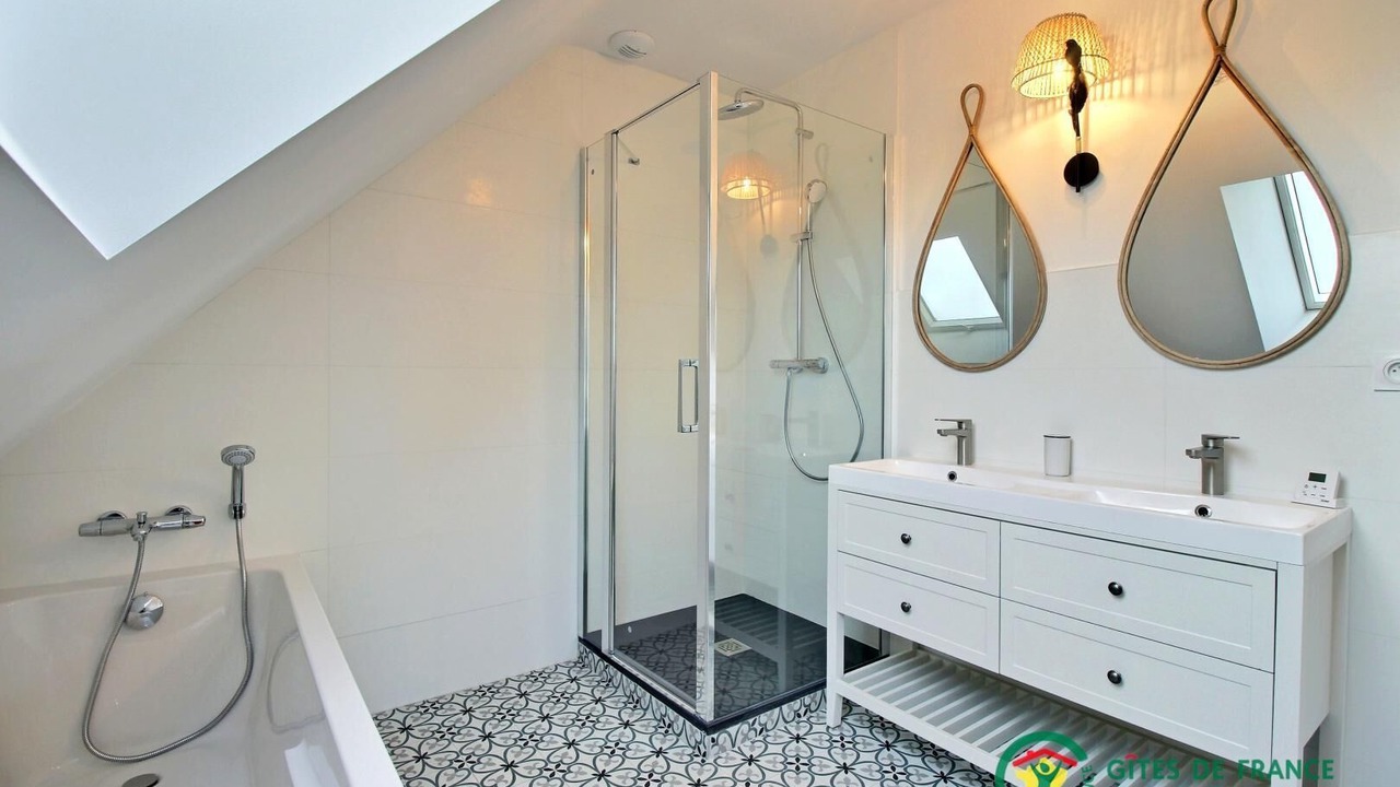 Photo of Bathroom in Plouharnel