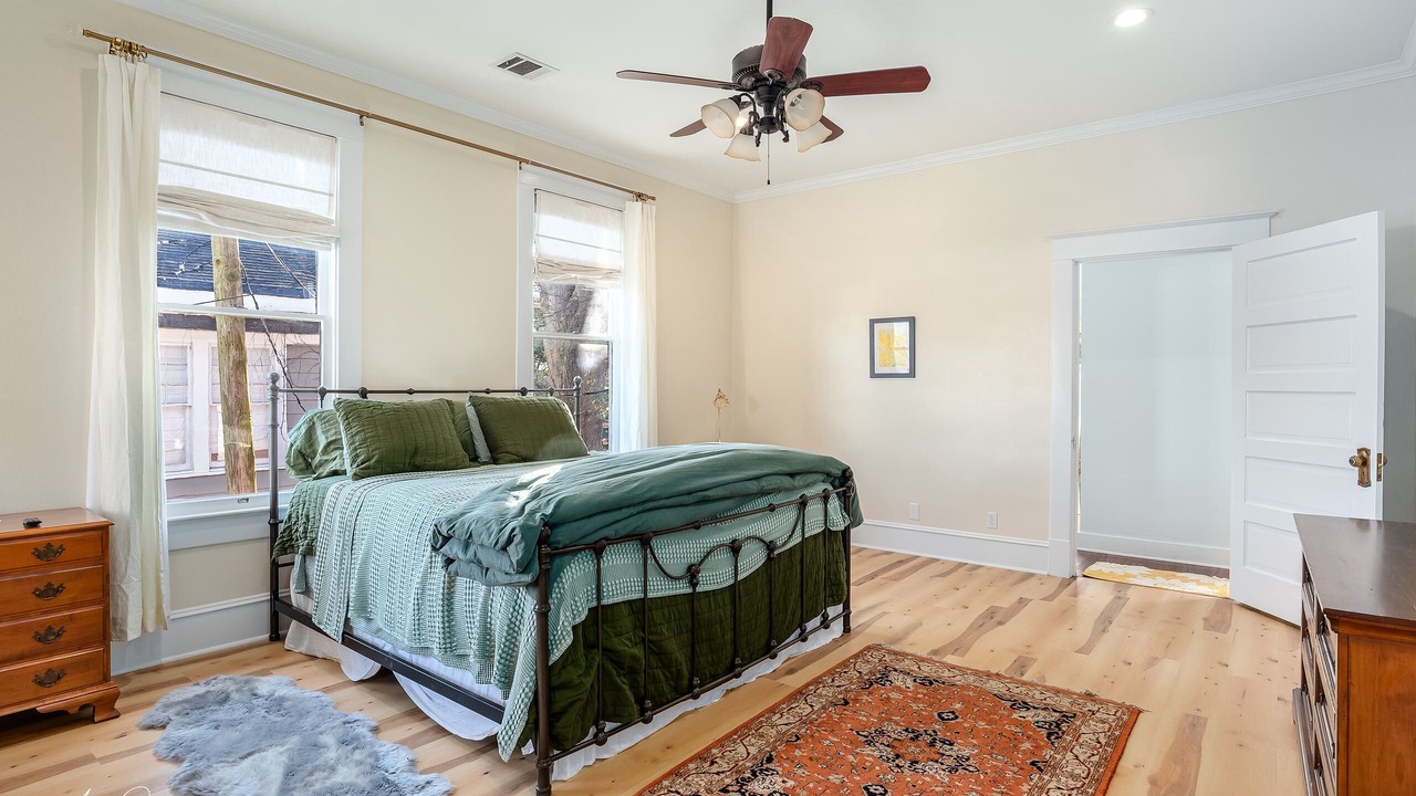 Photo of Bedroom in Fairfield Historic District