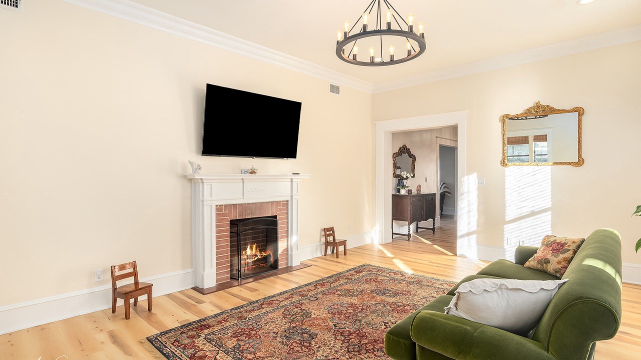 Photo of Livingroom in Fairfield Historic District