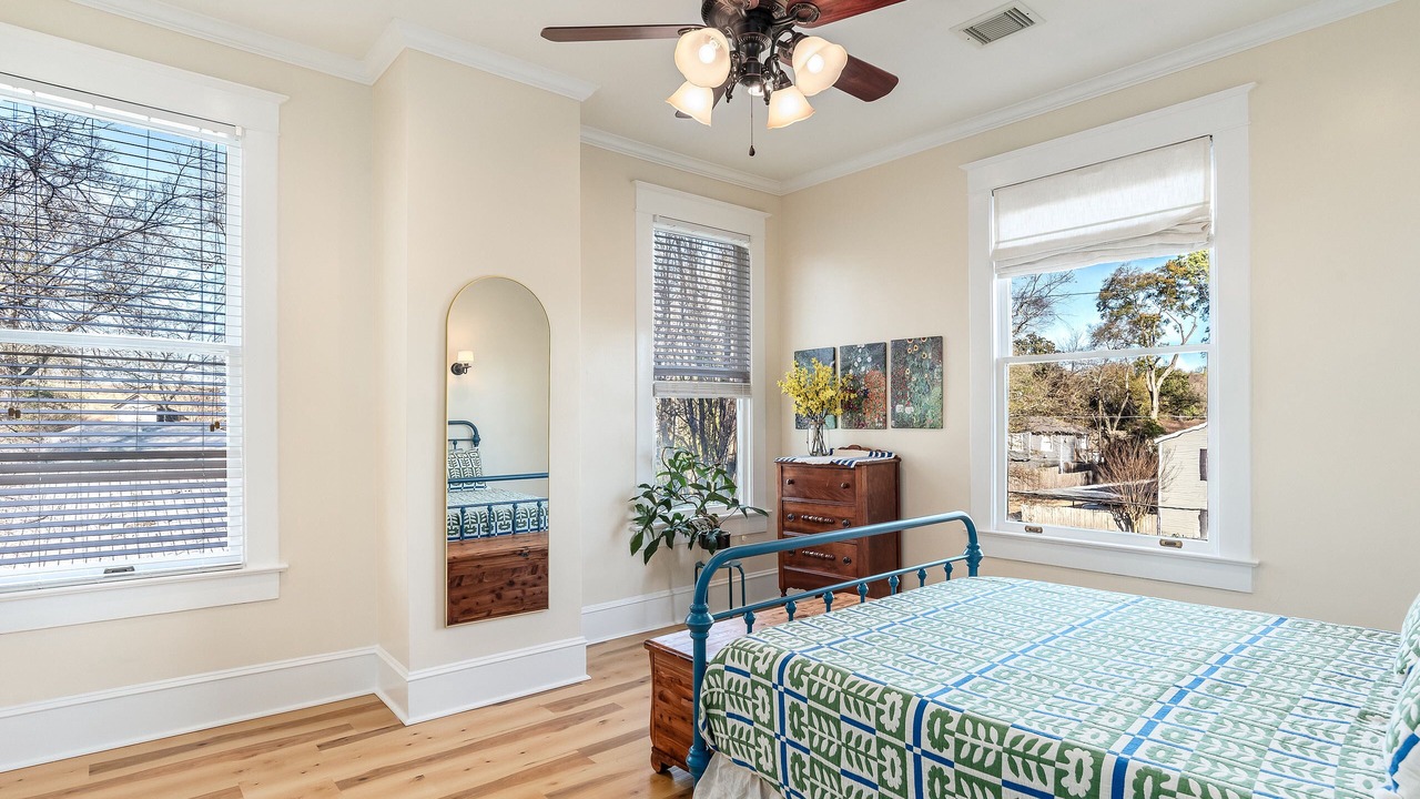 Photo of Bedroom in Fairfield Historic District