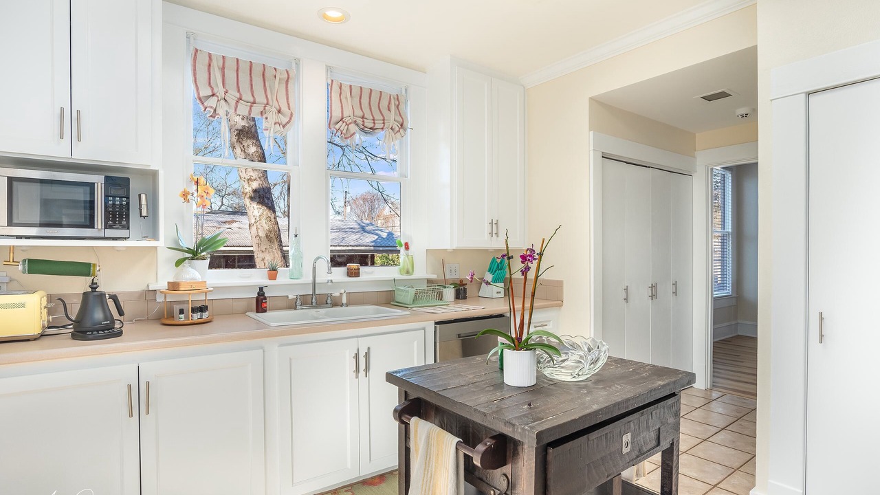 Photo of Kitchen in Fairfield Historic District
