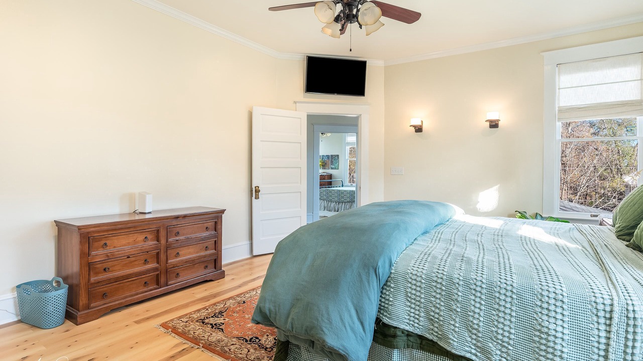 Photo of Bedroom in Fairfield Historic District