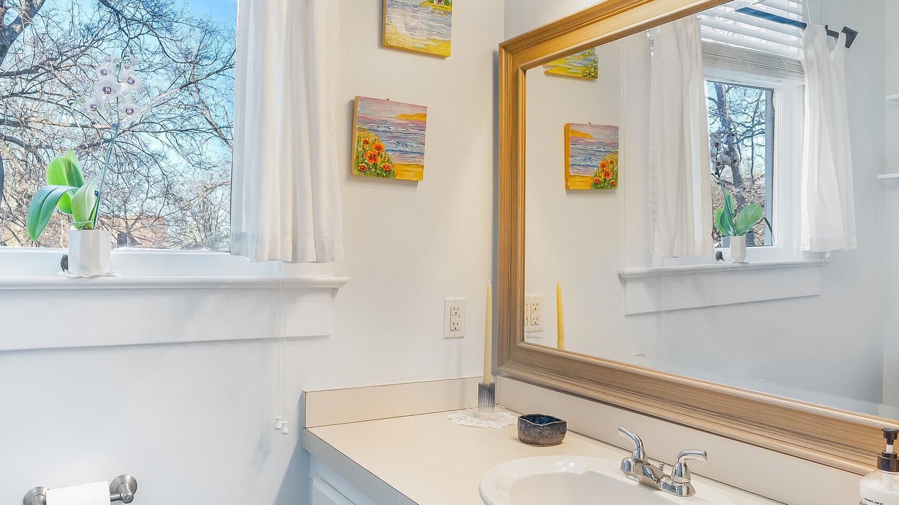 Photo of Bathroom in Fairfield Historic District