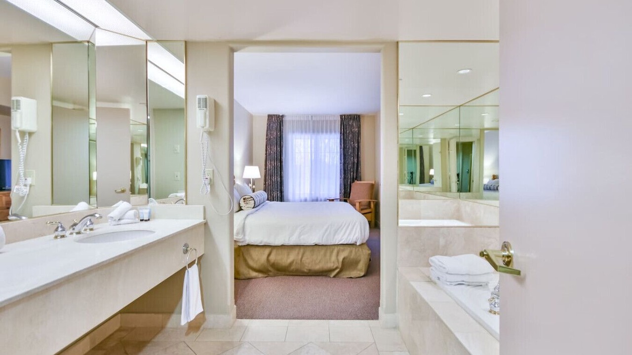 Photo of Bathroom in Oro-Medonte