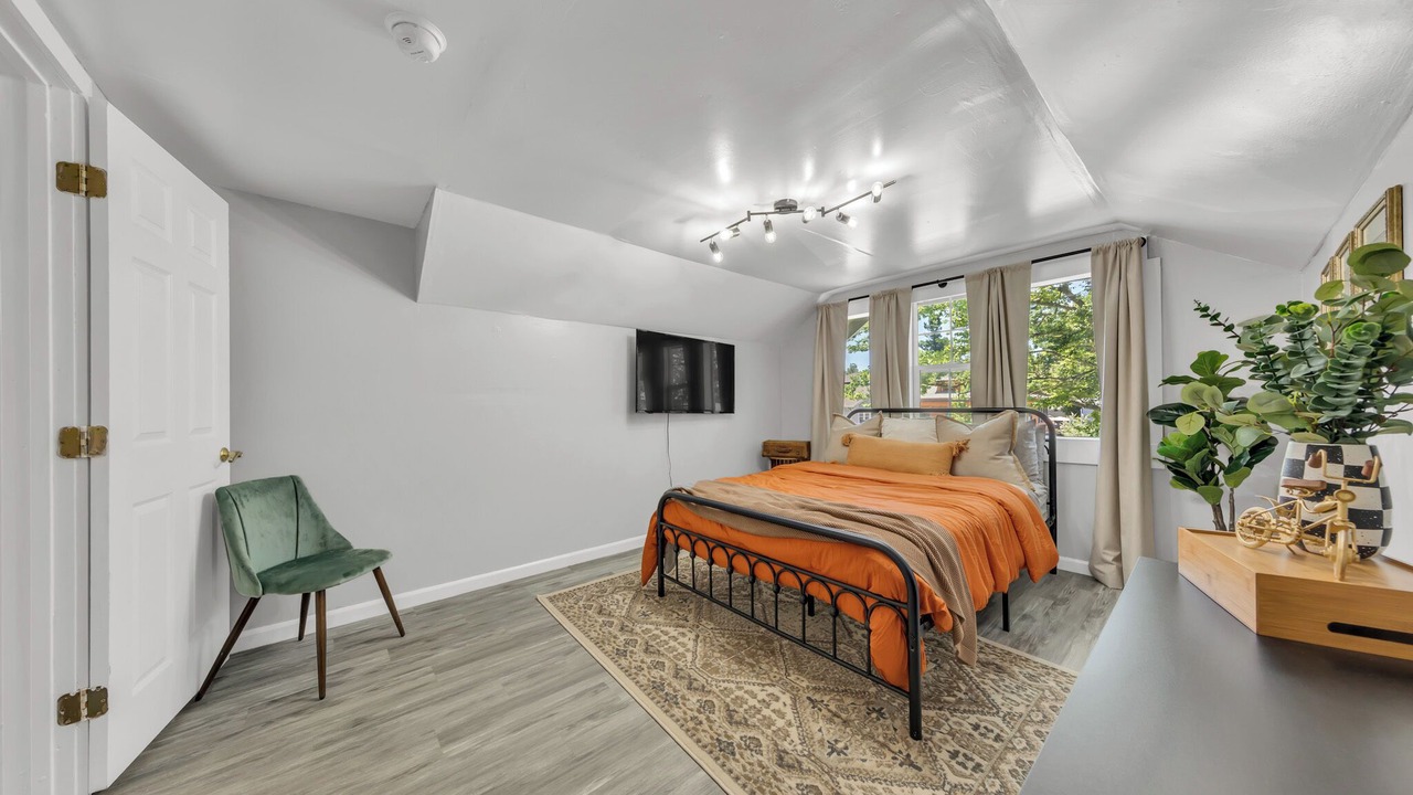 Photo of Bedroom in North Oak Park