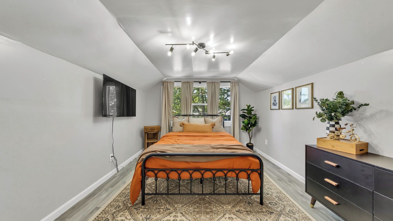 Photo of Bedroom in North Oak Park