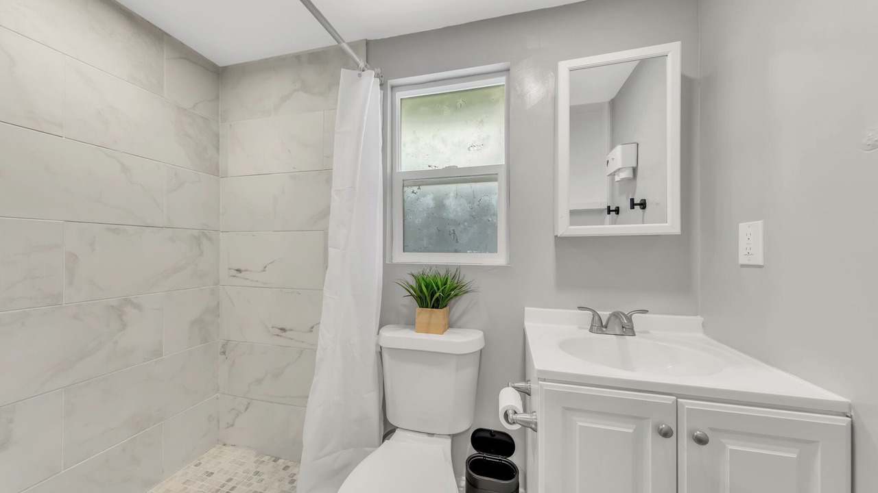 Photo of Bathroom in North Oak Park