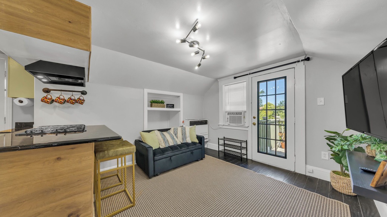 Photo of Livingroom in North Oak Park