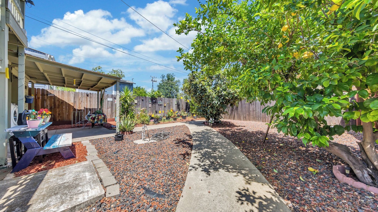 Photo of Patio Balcony in North Oak Park