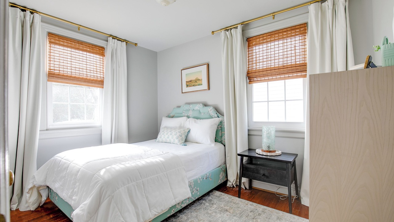 Photo of Bedroom in Lakeside