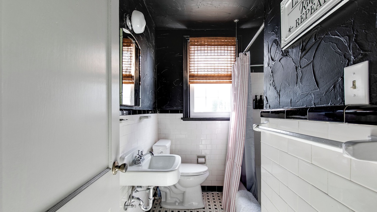 Photo of Bathroom in Lakeside