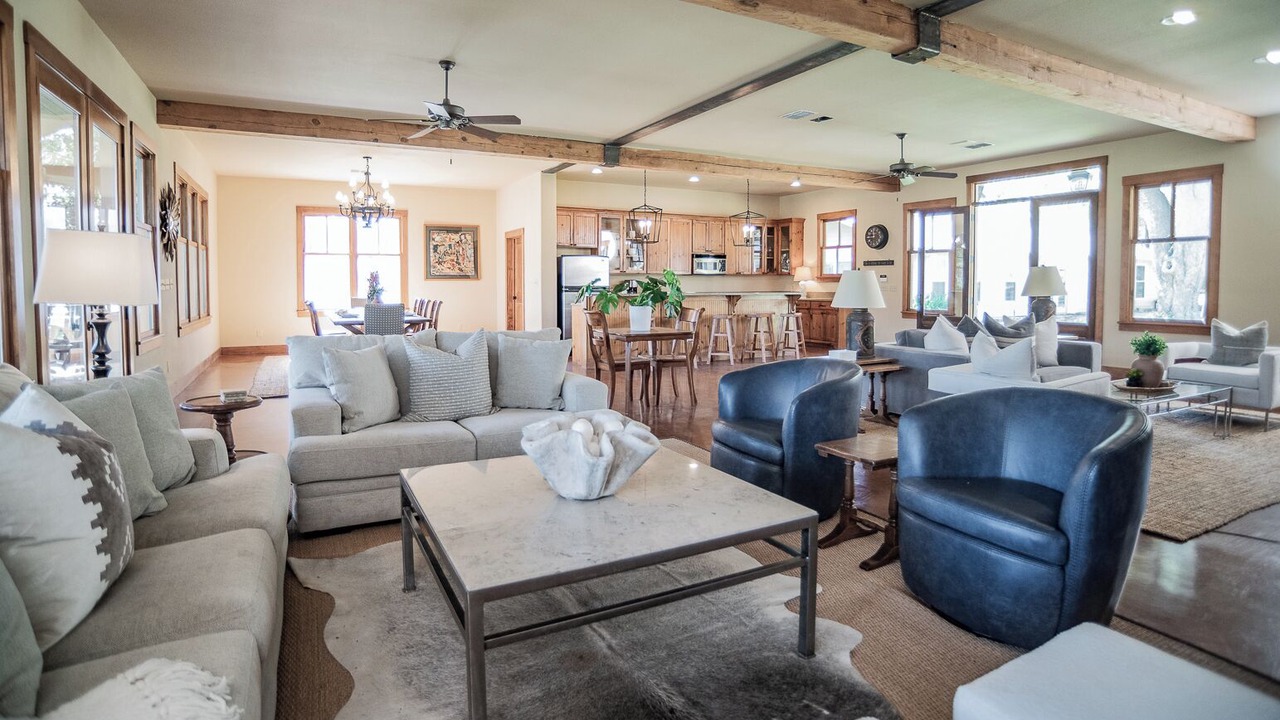 Photo of Livingroom in McQueeney