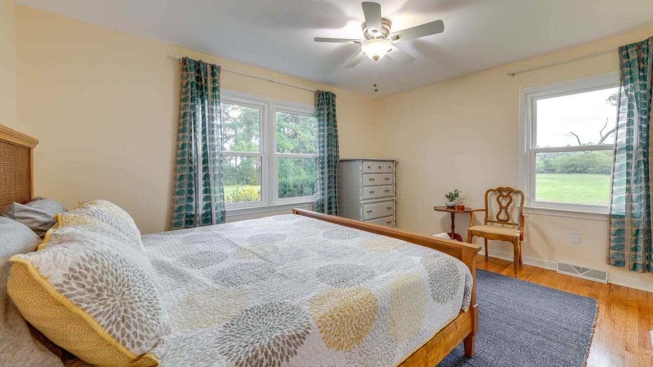 Photo of Bedroom in Weems