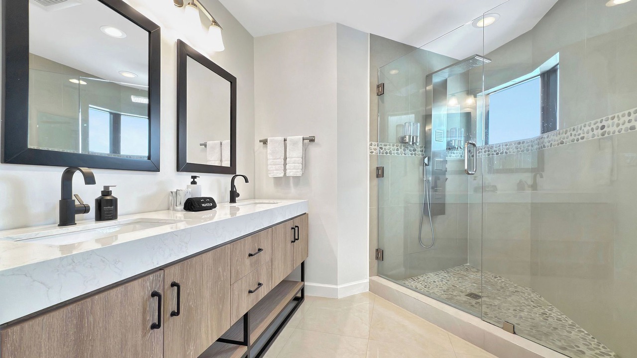 Photo of Bathroom in Coral Shores