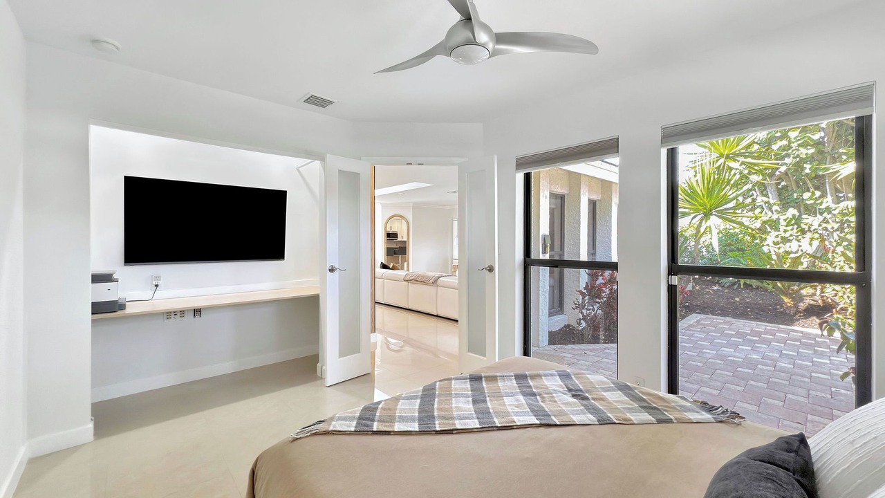 Photo of Bedroom in Coral Shores