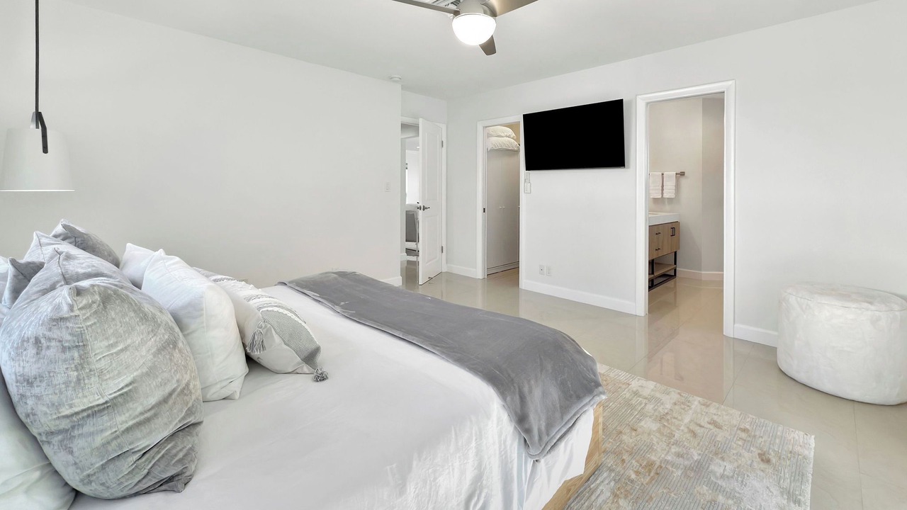 Photo of Bedroom in Coral Shores